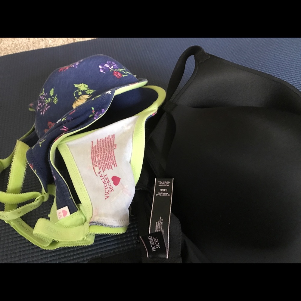 Victoria Secret - Picture 2 of 3
